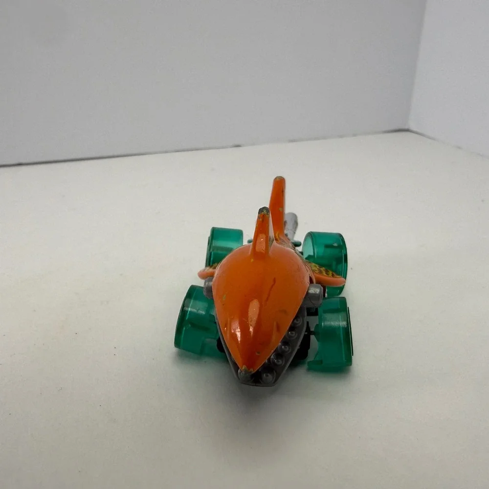 Hot Wheels Sharkruiser Orange Shark Car Diecast DHP30 Teal Wheels 1:64 Scale